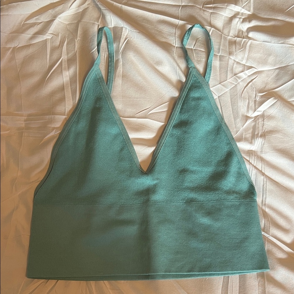 NWT Aritzia Tallis Toni Seamless Tank in Soft Cyan Blue